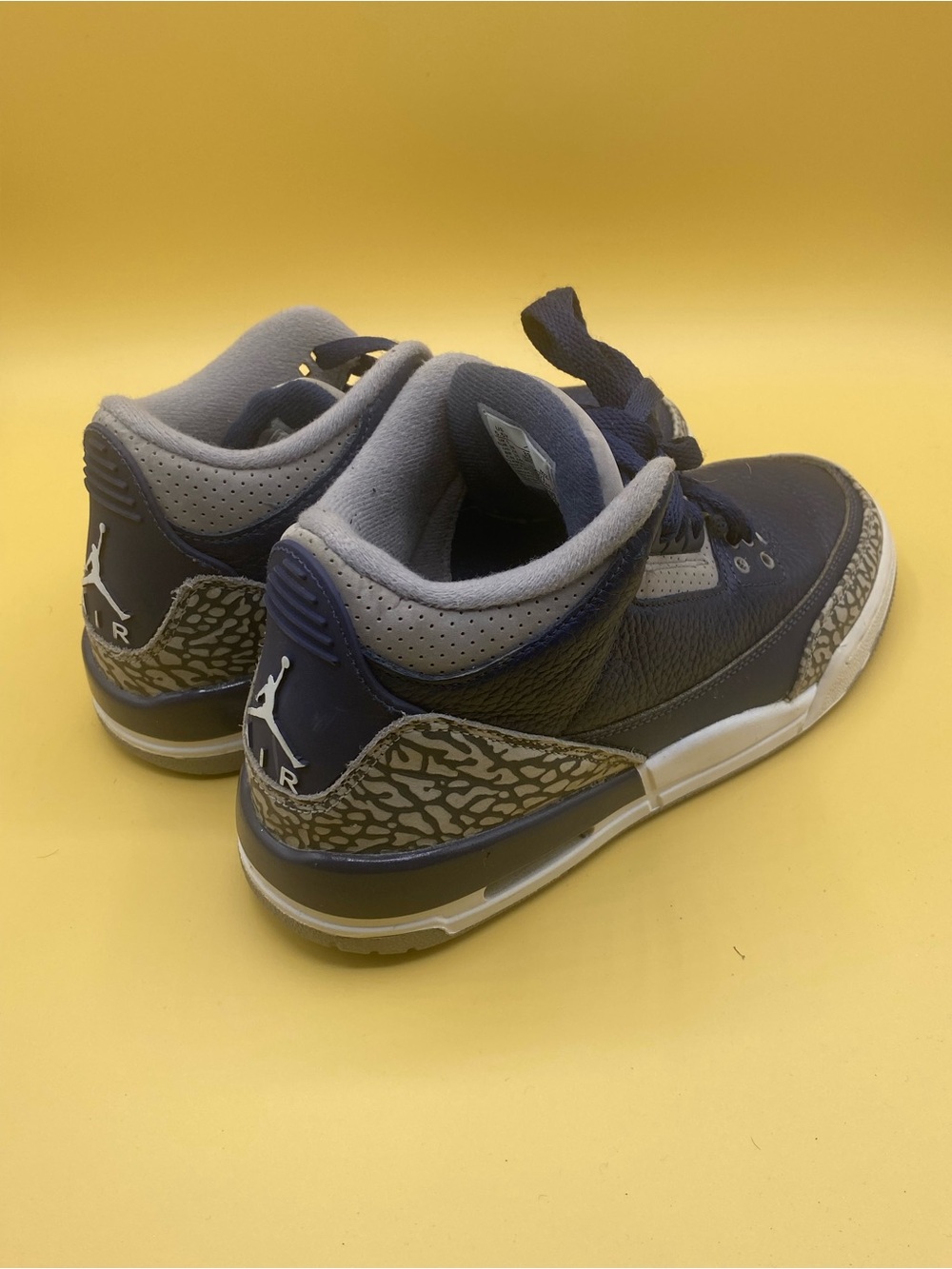 Nike Air Jordan 3 Retro Georgetown - Picture 2 of 4